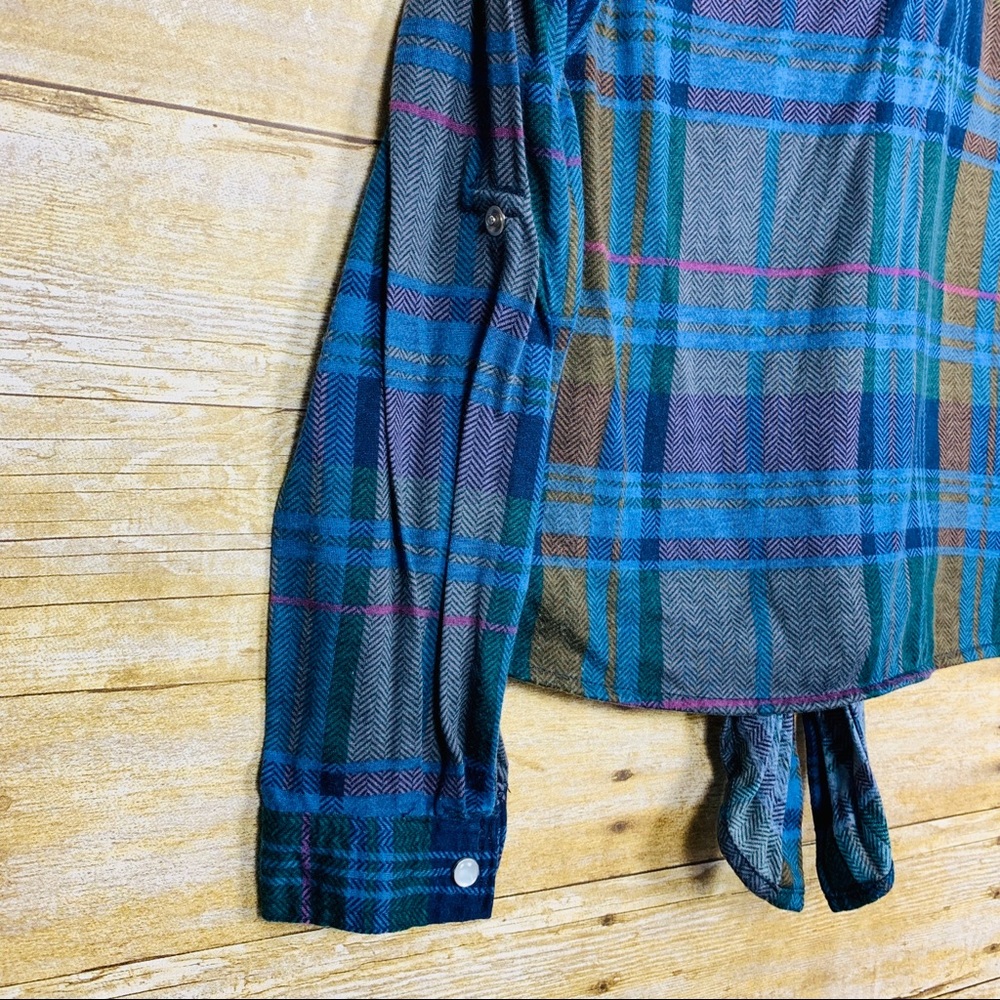 Passport Plaid Crop Top Long Sleeve with Tie BLUE - Picture 3 of 4